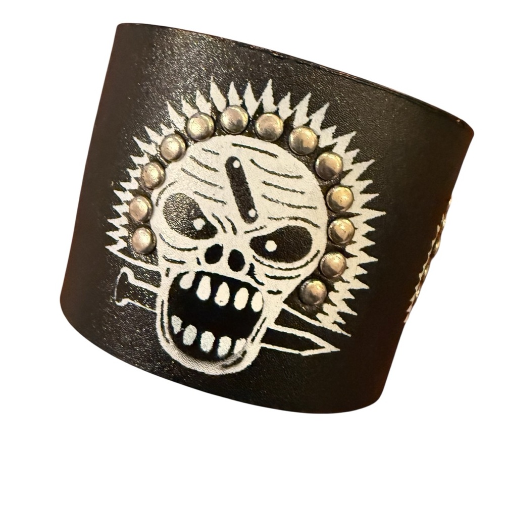 Vintage Y2K Studded Skull Punk Rock Snap Cuff Bracelet Black & Silver Edgy